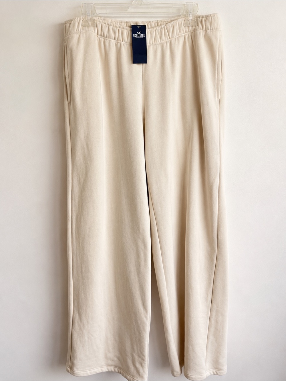 Hollister women’s  Cream Wide-Leg Sweatpants |NWT